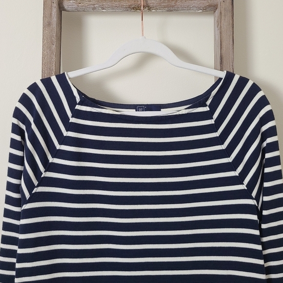⭐️40% Off⭐️ GAP Navy & White Striped Boat Neck Dress - Picture 3 of 6